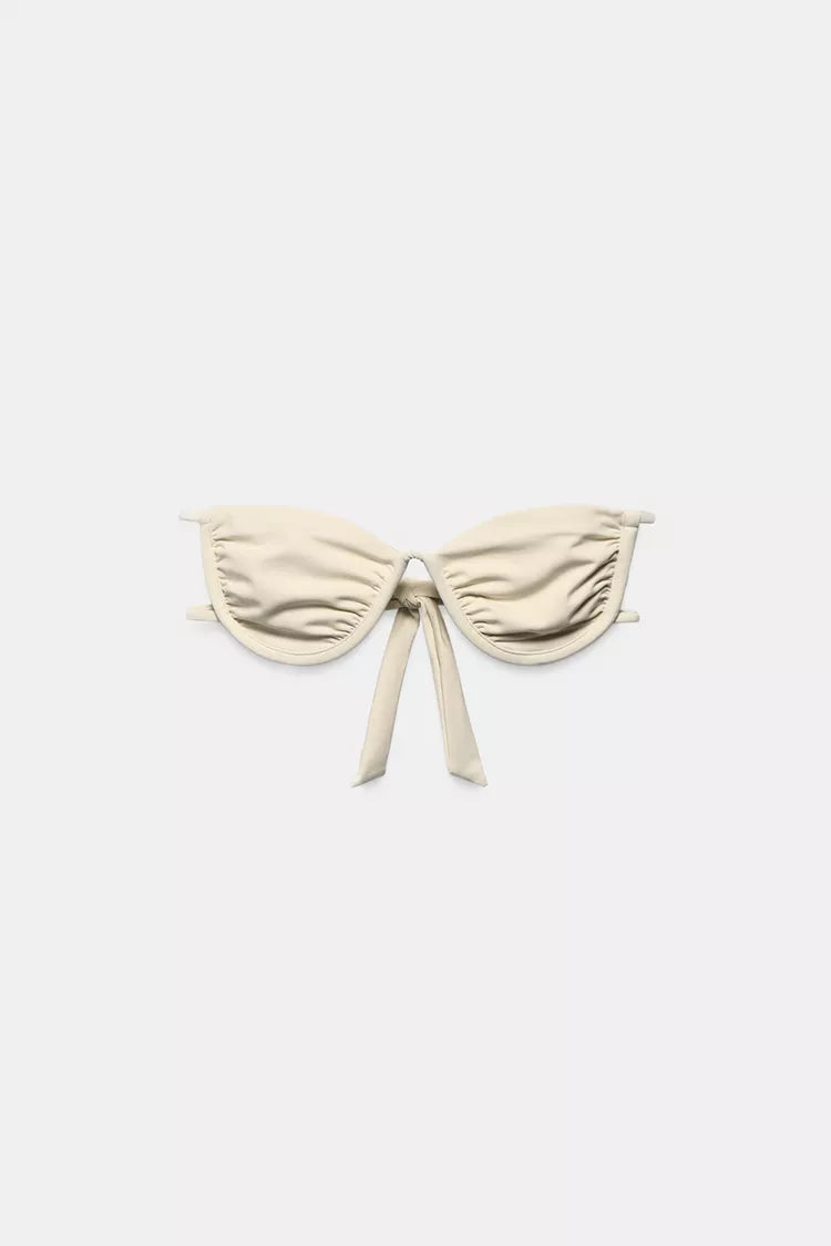 BIKINITOP MET BEUGELS EN BANDJES